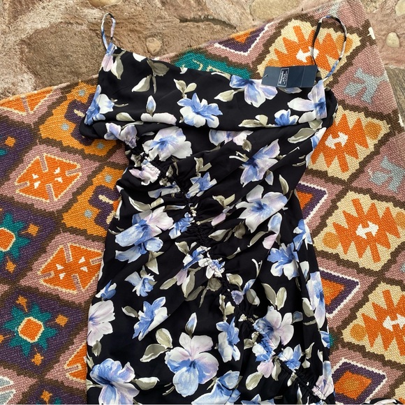 Abercrombie & Fitch Asymmetrical Cinched MIDI Dress Black Floral BRAND NEW $130 - Picture 12 of 16